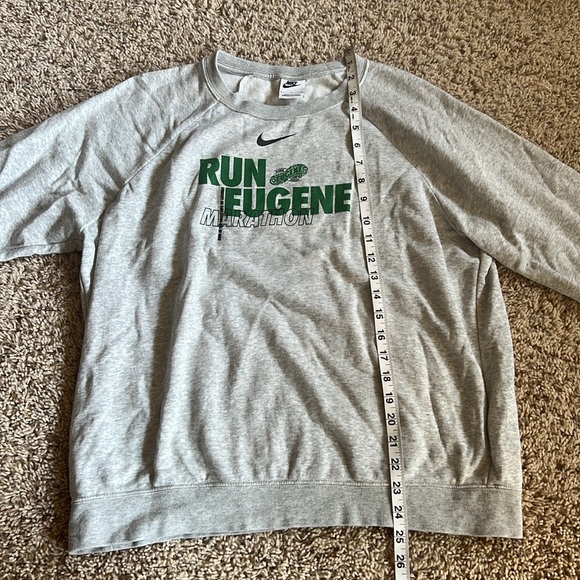 NEW Condition super soft Nike “RUN EUGENE” marathon long-sleeved crewneck top - Picture 7 of 9